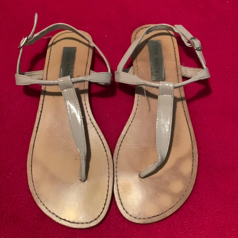 Tan Steve Madden Debbie thing sandal